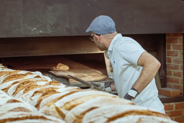 事業再構築補助金でパン屋は補助対象！3つの採択事例を紹介
