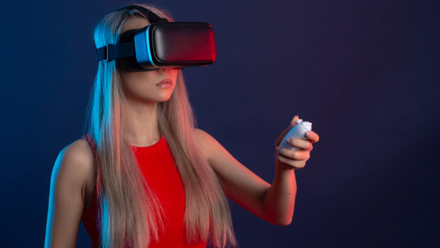 【事業再構築補助金】最先端テクノロジー　VRを使った新規事業!?